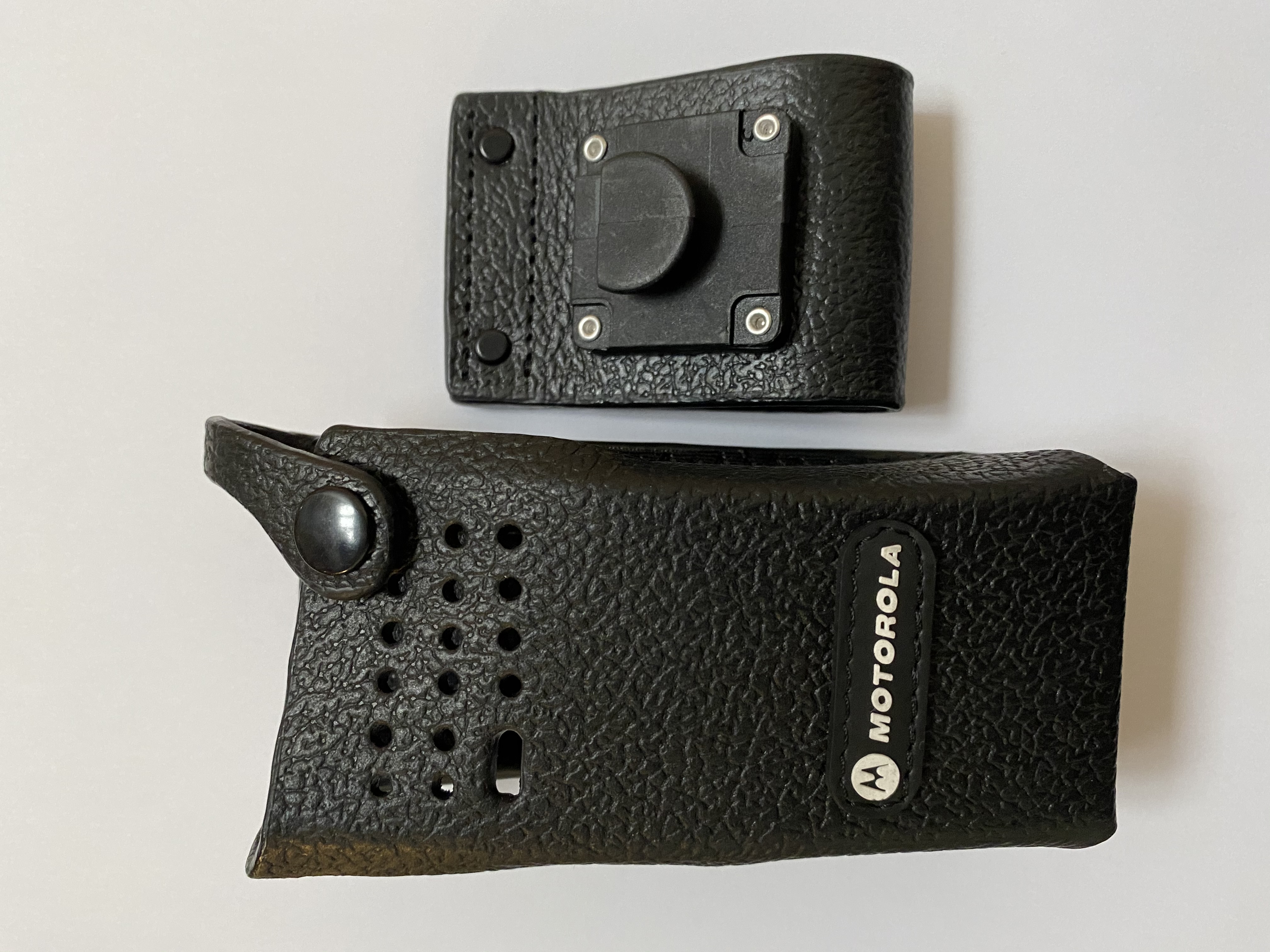 Motorola Hartledertasche mit drehbarer Gürtelschlaufe 3" (PMLN5866A)